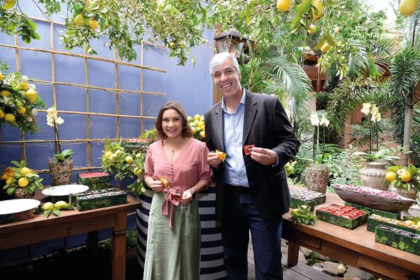 Tathyane Pancieri e Michey Piantavinha por Cloves e Arthur Louzada