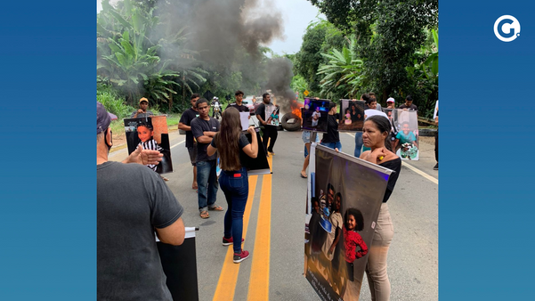 Manifestantes bloqueiam BR 101, em Iconha