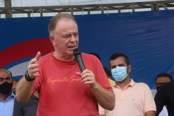 Governador Renato Casagrande discursa durante entrega das obras do Portal do Príncipe, em Vitória