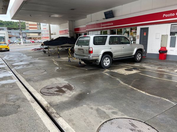 Os suspeitos chegaram a ameaçar funcionários do posto de combustíveis em Vila Velha