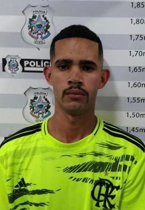 Enquanto dirigia uma BMW na rodovia ES-010, Wanderson Gonçalves da Silva foi morto após levar vários tiros