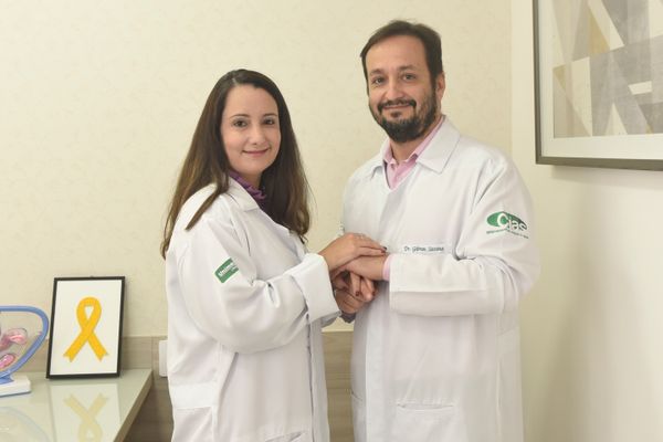 Gibran Sassine e Thaís Tinoco Sassine são casados e trabalham juntos como médicos