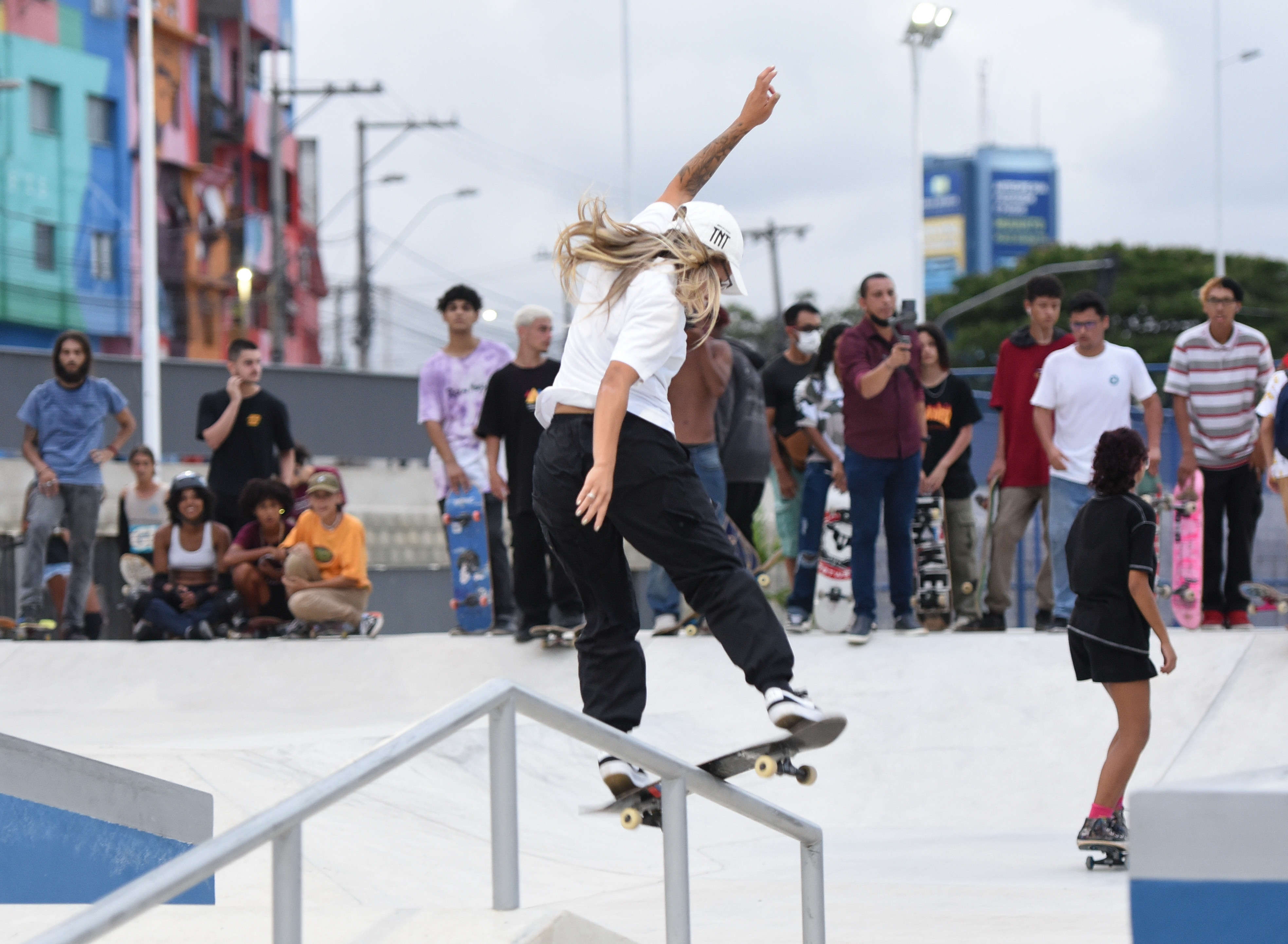 Pamela Rosa Visita de Pâmela Rosa abre caminho para grandes competições de skate no ...