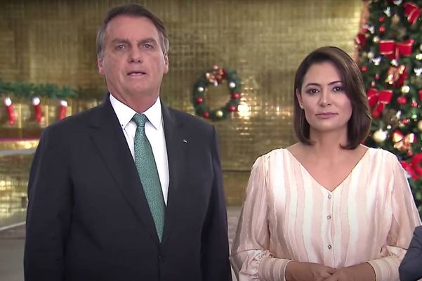 Presidente da República, Jair Bolsonaro, ao lado da primeira dama, Michelle Bolsonaro, faz pronunciamento de Natal