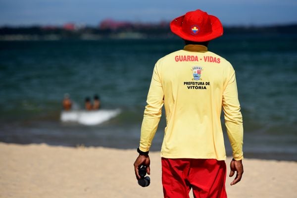 Guarda-vidas nas praias de Vitória