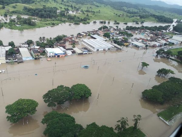 Imagem mostra enchente no Sul da Bahia