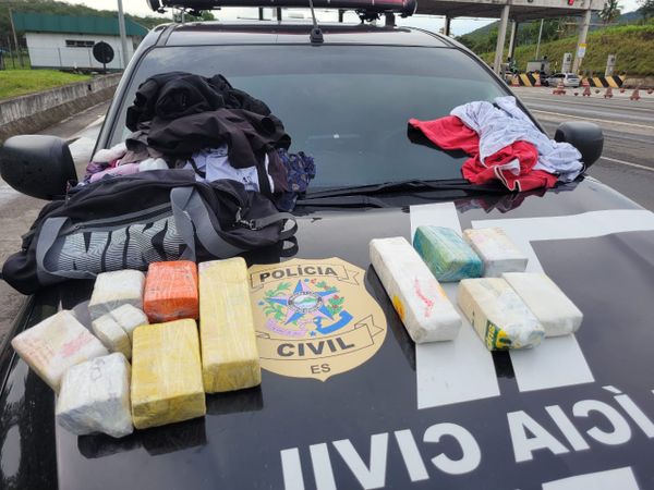 Gerente do tráfico de bairro de Vitória é preso dentro de ônibus na BR 101