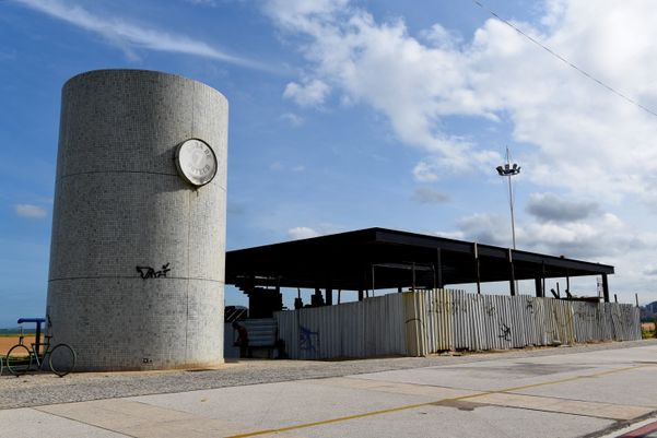 Quiosques em Camburi por Fernando Madeira