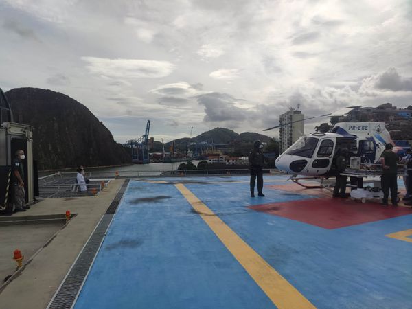 Helicóptero do Notaer socorre vítimas de acidente na BR 101 por Divulgação | Notaer