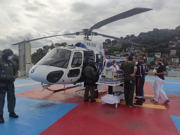 Helicóptero do Notaer socorre vítimas de acidente na BR 101 por Divulgação | Notaer