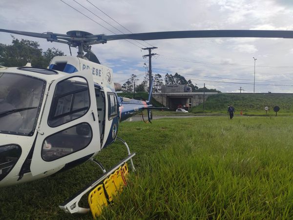 Helicóptero do Notaer socorre vítimas de acidente na BR 101 por Divulgação | Notaer