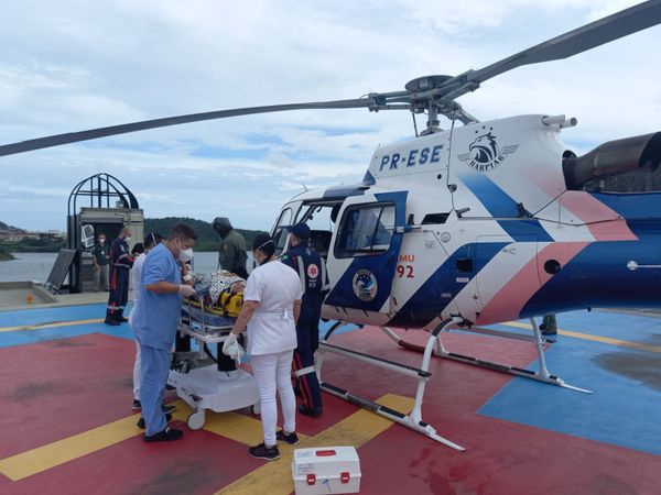 Helicóptero do Notaer socorre vítimas de acidente na BR 101 por Divulgação | Notaer