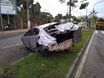  Carro ficou destruído em acidente na Avenida Fernando Ferrari, em Vitória(Reprodução/TV Gazeta)