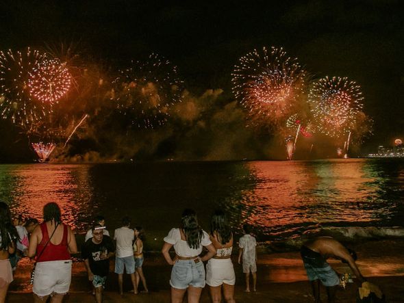 Queima de fogos em Vila Velha no Réveillon 2022 por Adessandro Reis/Divulgação PMVV