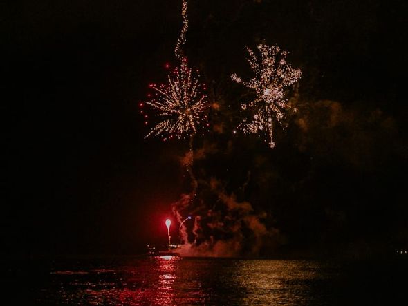 Queima de fogos em Vila Velha no Réveillon 2022 por Adessandro Reis/Divulgação PMVV