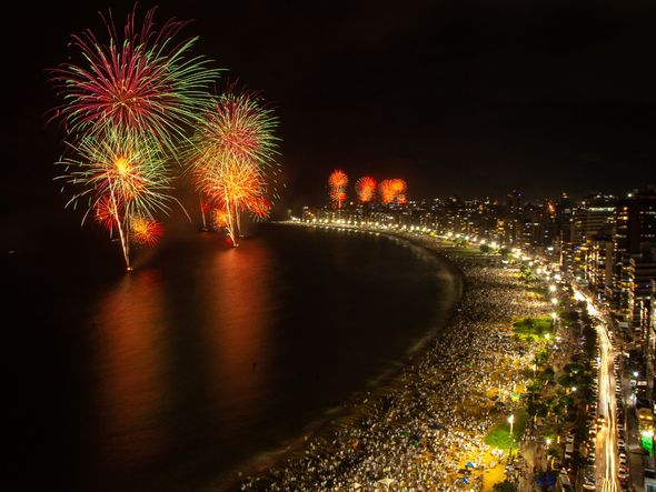 Vila Velha teve 15 minutos de queima de fogos no Réveillon 2022 por Vitor Jubini