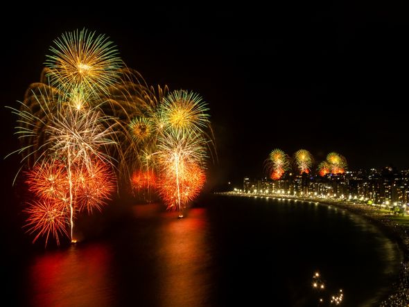 Vila Velha teve 15 minutos de queima de fogos no Réveillon 2022 por Vitor Jubini