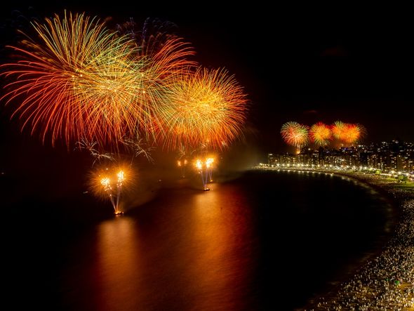 Vila Velha teve 15 minutos de queima de fogos no Réveillon 2022 por Vitor Jubini