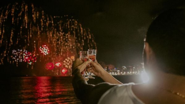 Muitos, com o branco da religião afro, marcam o fim de um ano em que passaram os 365 dias reproduzindo práticas que contribuem para a demonização e perseguição ao povo da Umbanda e do Candomblé