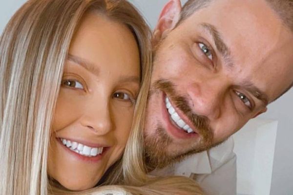 Carla Diaz com o vereador Felipe Becari anunciaram romance nas redes sociais
