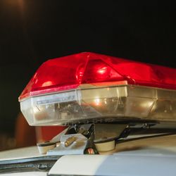 Suspeito de 36 anos foi abordado pelos policiais, mas saiu do carro, se esquivou dos agentes e fugiu, se jogando no Rio Itapemirim