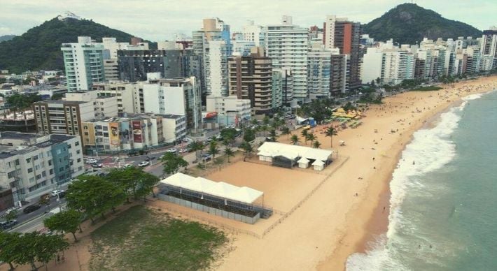 Tenda está montada na Praia da Costa (Vila Velha) e tem entrada franca. Veja essa e outras opções de diversão e lazer