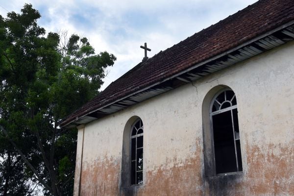 Instalações antigas do Hospital Pedro Fontes - Antiga igreja local por Carlos Alberto Silva