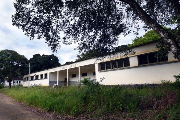 Instalações antigas do Hospital Pedro Fontes - Prédio onde ficava o centro cirúrgico  por Carlos Alberto Silva