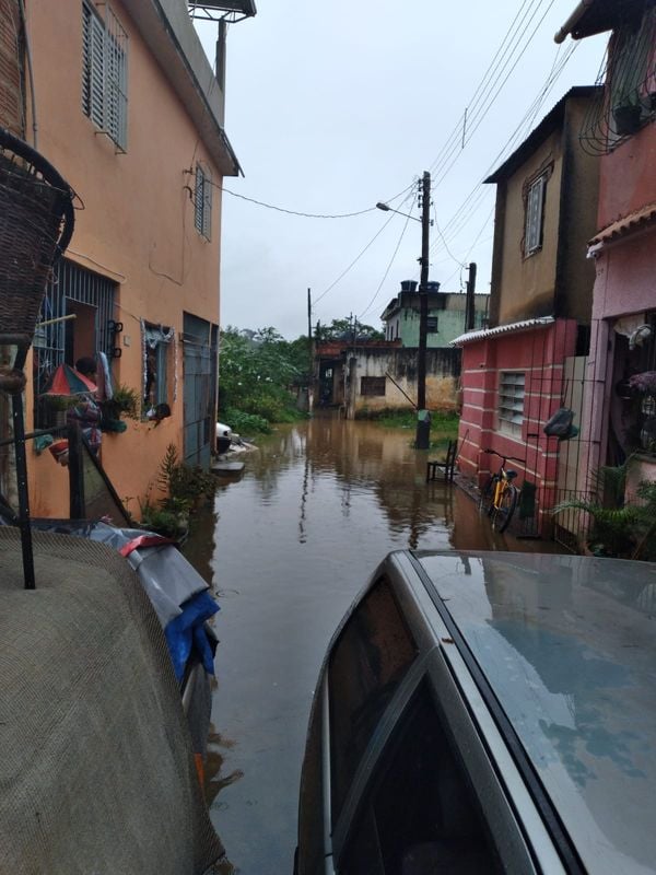 Chuva provoca alagamentos em Bom Jesus do Norte por Defesa Civil de Bom Jesus do Norte