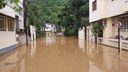 O rio que corta Castelo subiu e inundou vários bairros da cidade(Redes sociais)
