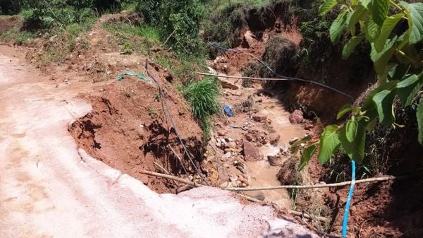 Segundo o município de Ibatiba, pontes e estradas do interior foram danificadas