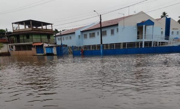 Trânsito para veículos pesados em distrito de Mimoso do Sul é bloqueado