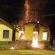 Incêndio destroi casa em Muniz Freire