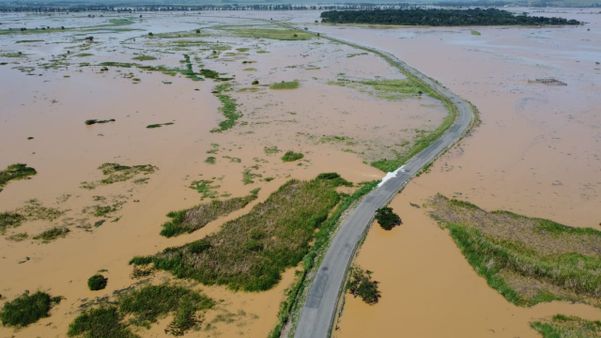Com cheia de rio, rodovia no interior de Itapemirim é interditada por Leonai Gomes /PMI