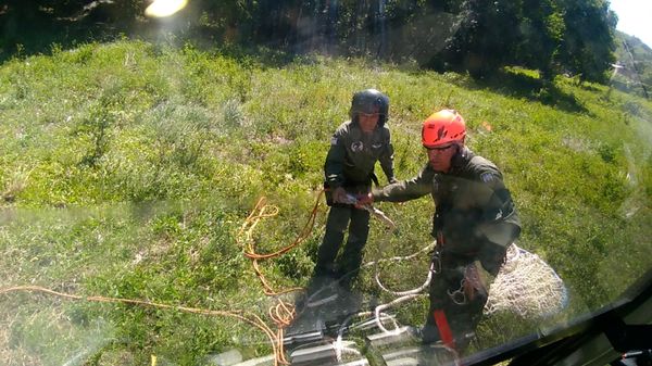 Homem de 37 anos foi resgatado pelo Notaer no Mestre Álvaro, na Serra por Divulgação/Notaer