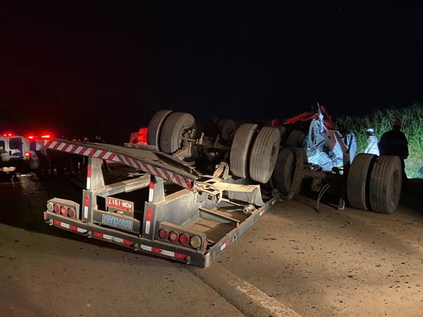 Motorista de carreta morre em acidente na ES 080, em Colatina