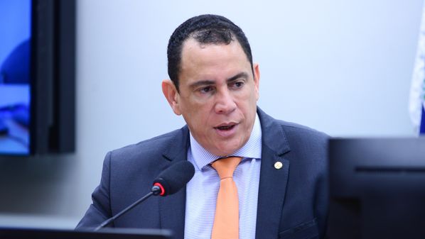 Parceria entre PP e União foi oficialmente anunciada e, por enquanto, não abala relação com o PSB estadual