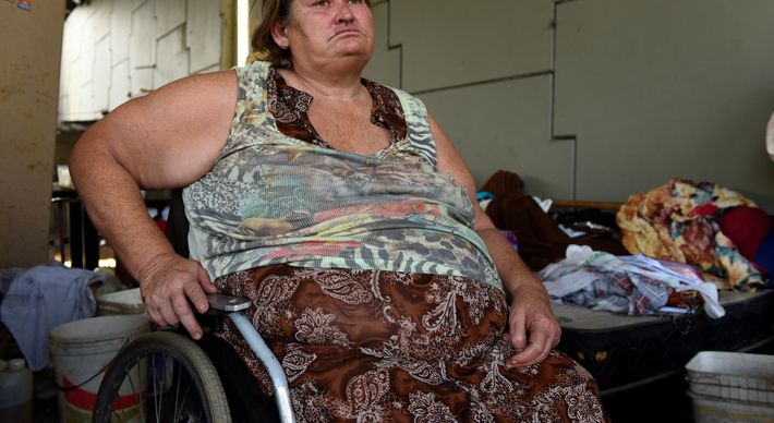 Angela Aparecida Ferreira sofreu um acidente quando entregava salgados em 2019 e está em uma cadeira de rodas. Ela afirma que auxílio doença foi negado quatro vezes