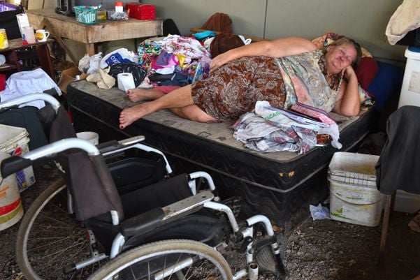  Viaduto no qual está a família é um trecho bem movimentado da BR 262 por Fernando Madeira