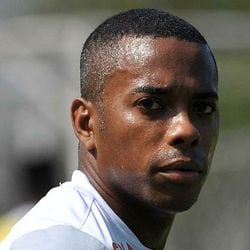 Condenado a nove anos de prisão em regime fechado pelo crime de estupro, o jogador foi transferido nesta segunda-feira (17) para o Centro de Ressocialização de Limeira, no interior de São Paulo.