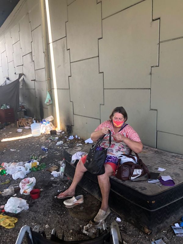 Cadeirante recebe aluguel social e é retirada de viaduto por Prefeitura de Cariacica