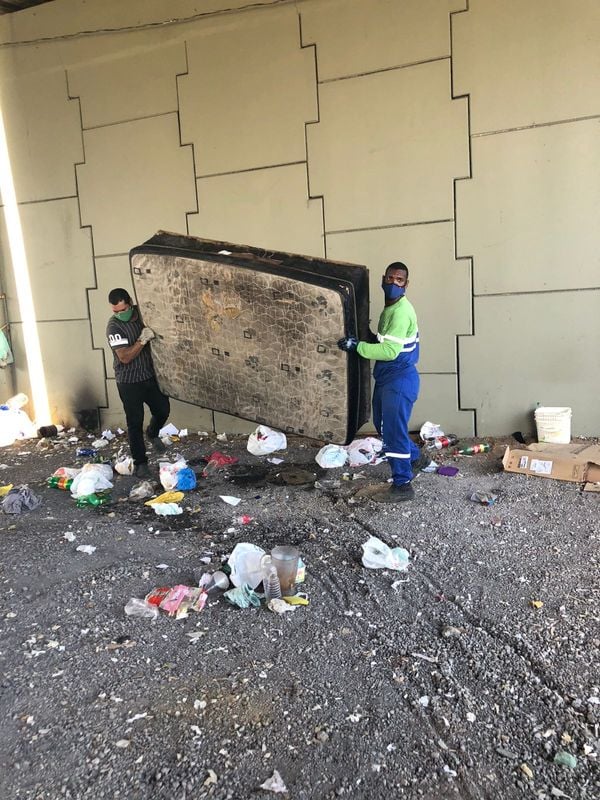 Cadeirante recebe aluguel social e é retirada de viaduto por Prefeitura de Cariacica