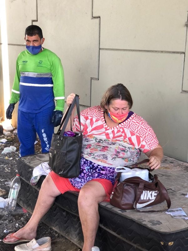 Cadeirante recebe aluguel social e é retirada de viaduto por Prefeitura de Cariacica