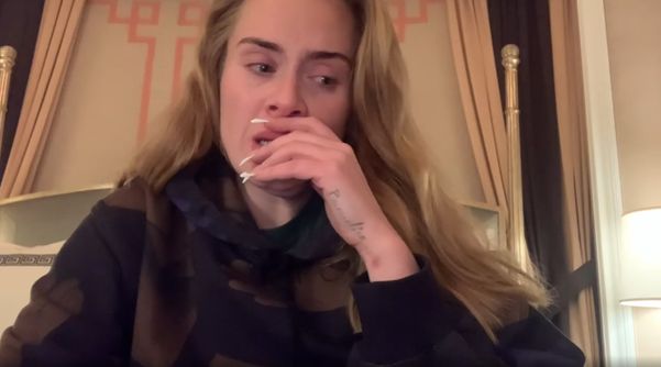 Adele cancela shows por conta da Covid-19