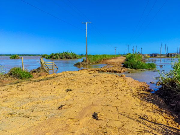 Rodovia ES 440, em Regência, é liberada após ficar interditada por uma semana por Divulgação | Prefeitura de Linhares