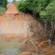Imagem - Cratera em estrada segue sem prazo para ser refeita em Linhares