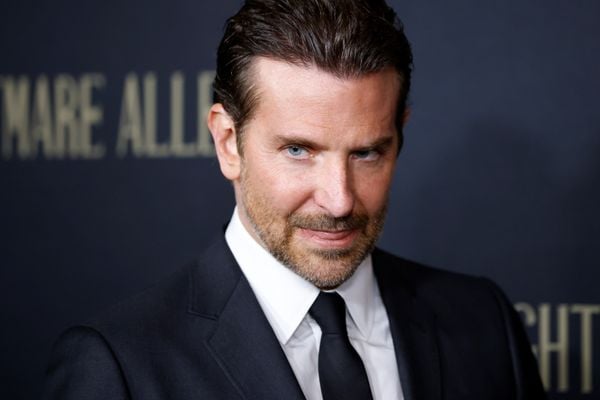 O ator Bradley Cooper revelou que cogitou se aposentar da atuação durante a pandemia