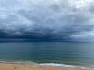 Tempo nublado na Praia de Itaparica, Vila Velha, na manhã de quarta (26/01)(Laila Magesk)