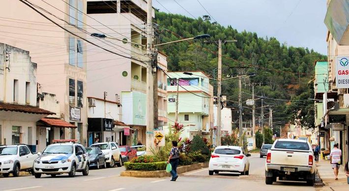 Criminosos portavam submetralhadoras e puseram as vítimas no banheiro de uma casa, na propriedade no interior de São Domingos do Norte