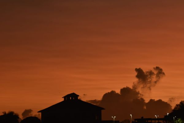 Amanhecer de quinta-feira (27) na Serra, Grande Vitória por Ricardo Medeiros